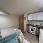 Center Apartment *
